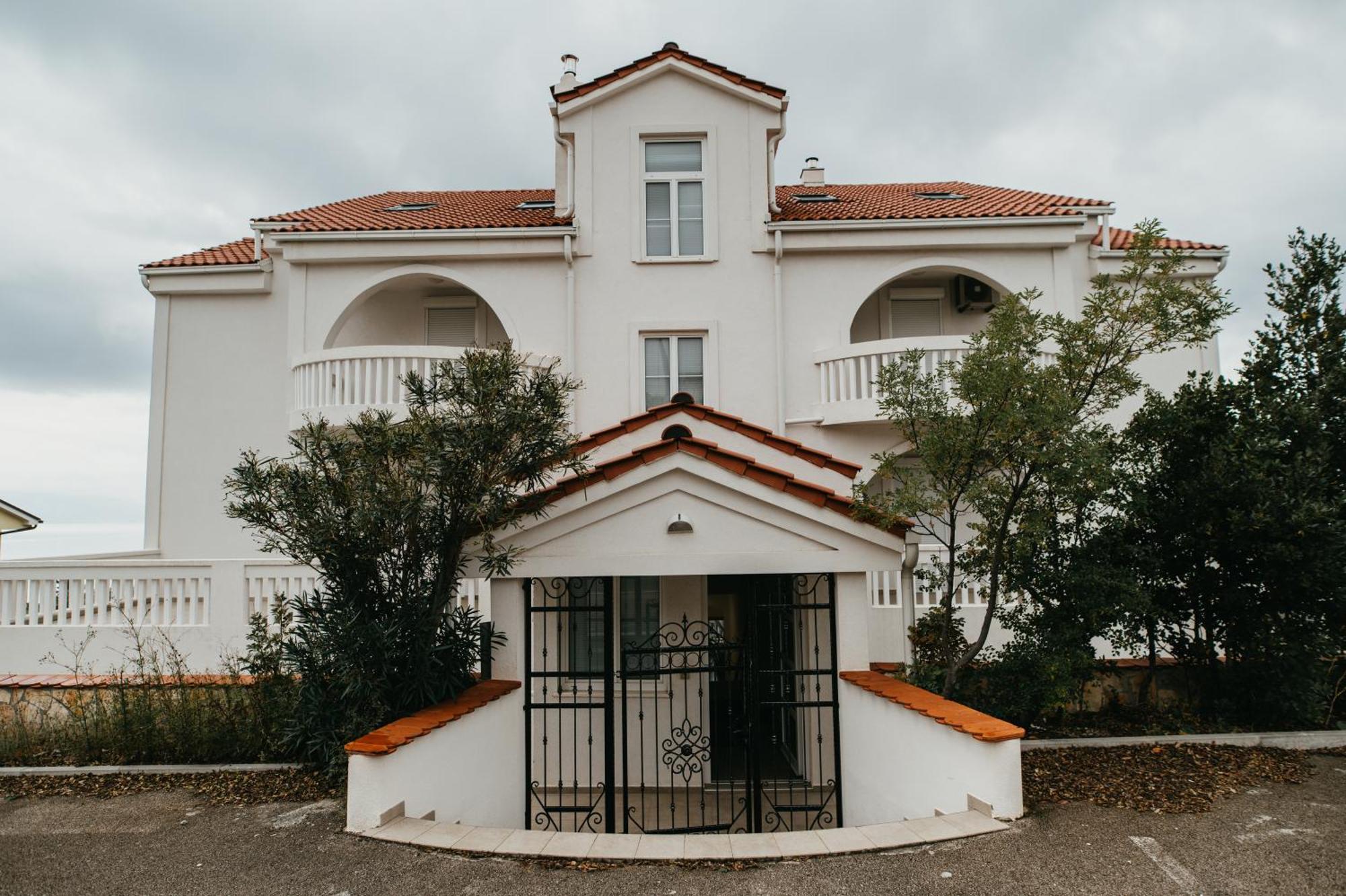 Villa Bellevue نوفي فينودولسكي المظهر الخارجي الصورة