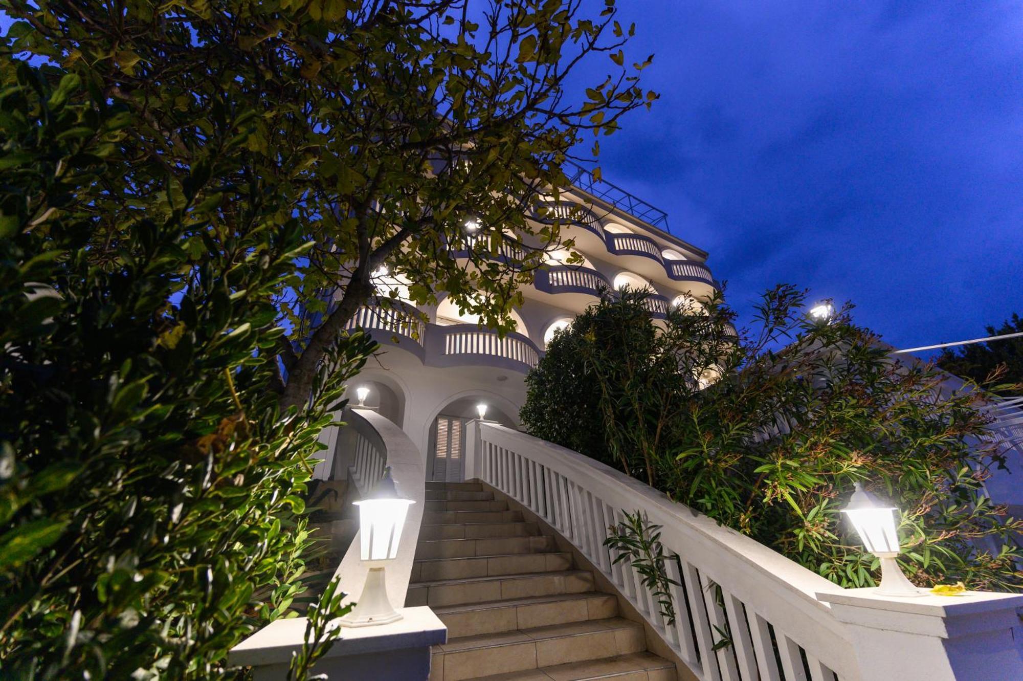 Villa Bellevue نوفي فينودولسكي المظهر الخارجي الصورة